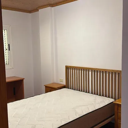 El Pescador El Pris, By Nivariahost